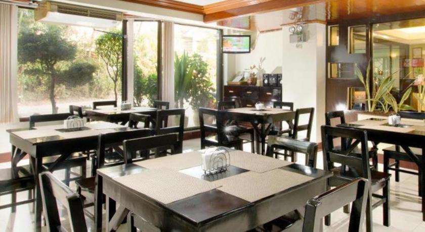 Vest Grand Suites Panglao Exterior photo